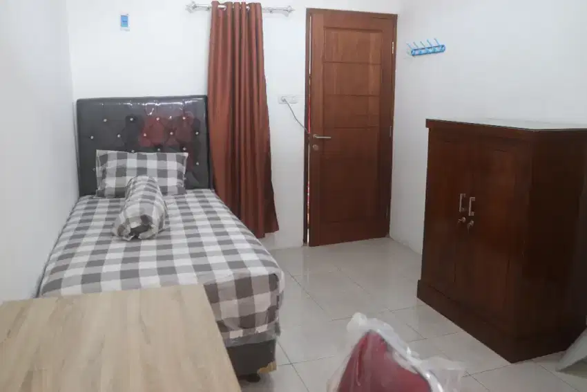 DISEWAKAN  KOST PEREMPUAN  KOMP TIMAH KELAPA DUA DEPOK