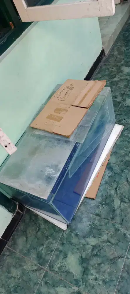 AQUARIUM KACA..