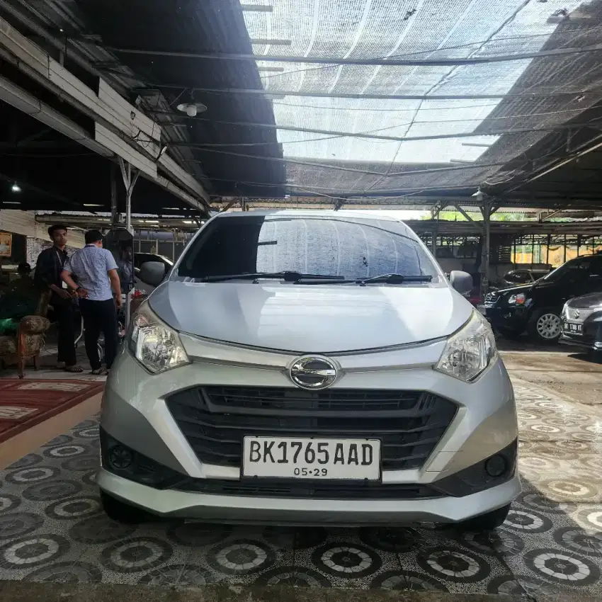 [DP 15jt] Daihatsu Sigra M 1.0 M/T 2019 Silver