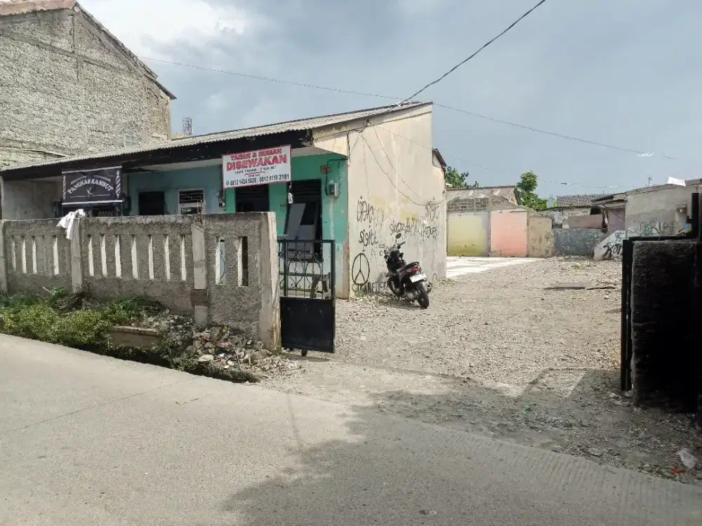 Kontrakan dan lahan parkir