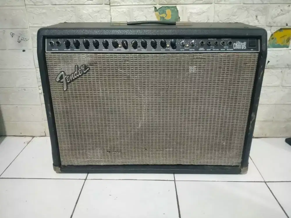 Ampli gitar Fender Ultimate chorus 212 full ori dan normal