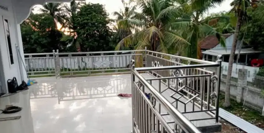 Relling tangga  balkon