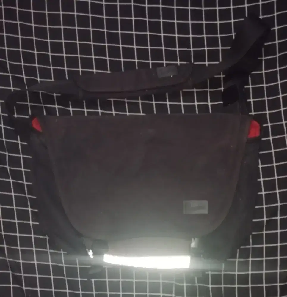 Tas slempang Clumpler