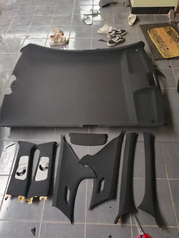 Lapis plafon mobil ori