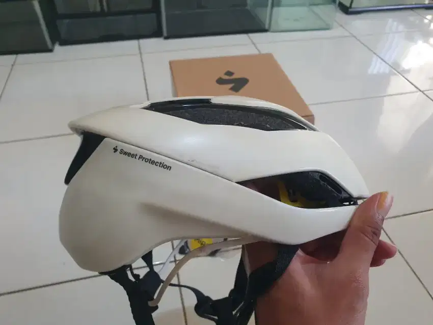 Helm sepeda sweetprotection falconer II Mips size L