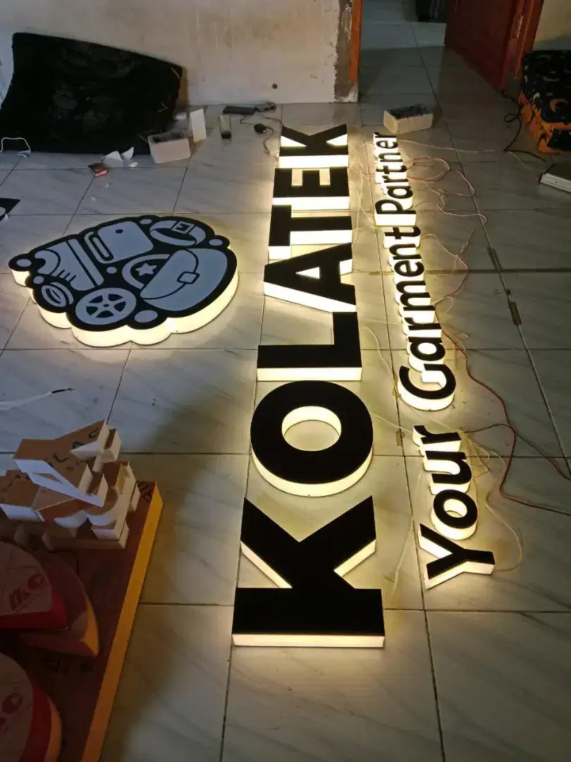 Papan nama toko billboard reklame