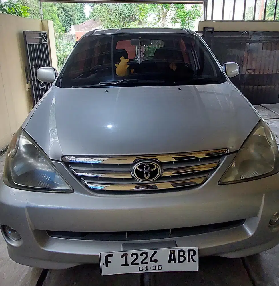 Toyota Avanza 2004 Bensin