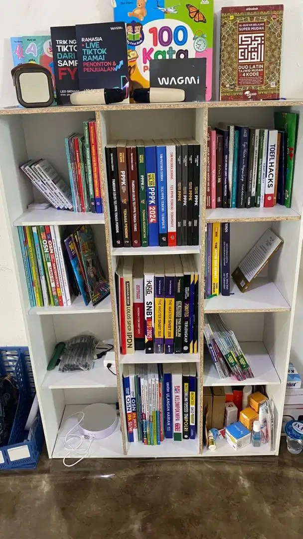 RAK BUKU 11 SUSUN MASIH BARU