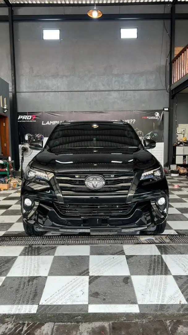 Toyota fortuner 2.4 vrz A/T tahun 2019