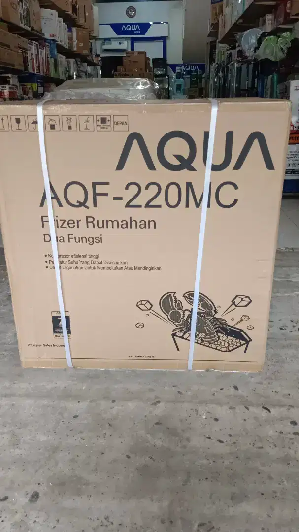 Chest freezer AQUA 200 liter