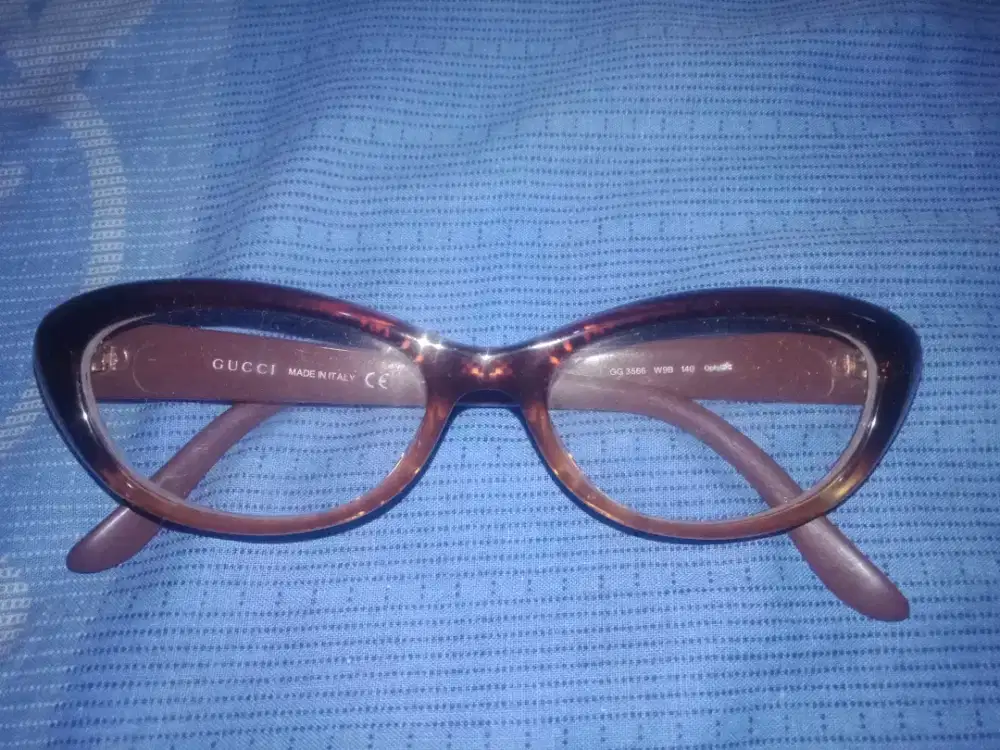 Kacamata gucci asli