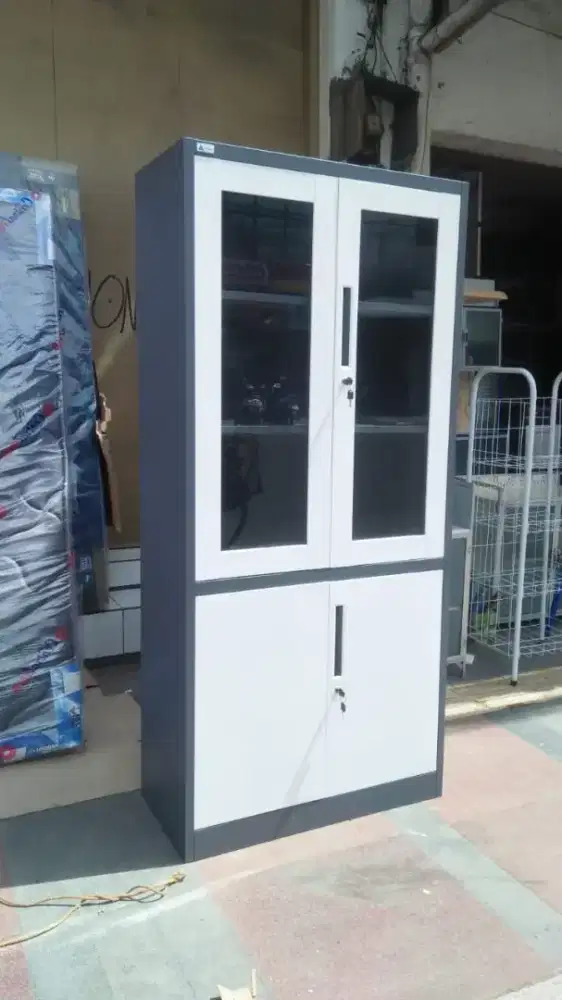 Lemari arsip kantor buat buku mao dn lain lakn redy siap orderr