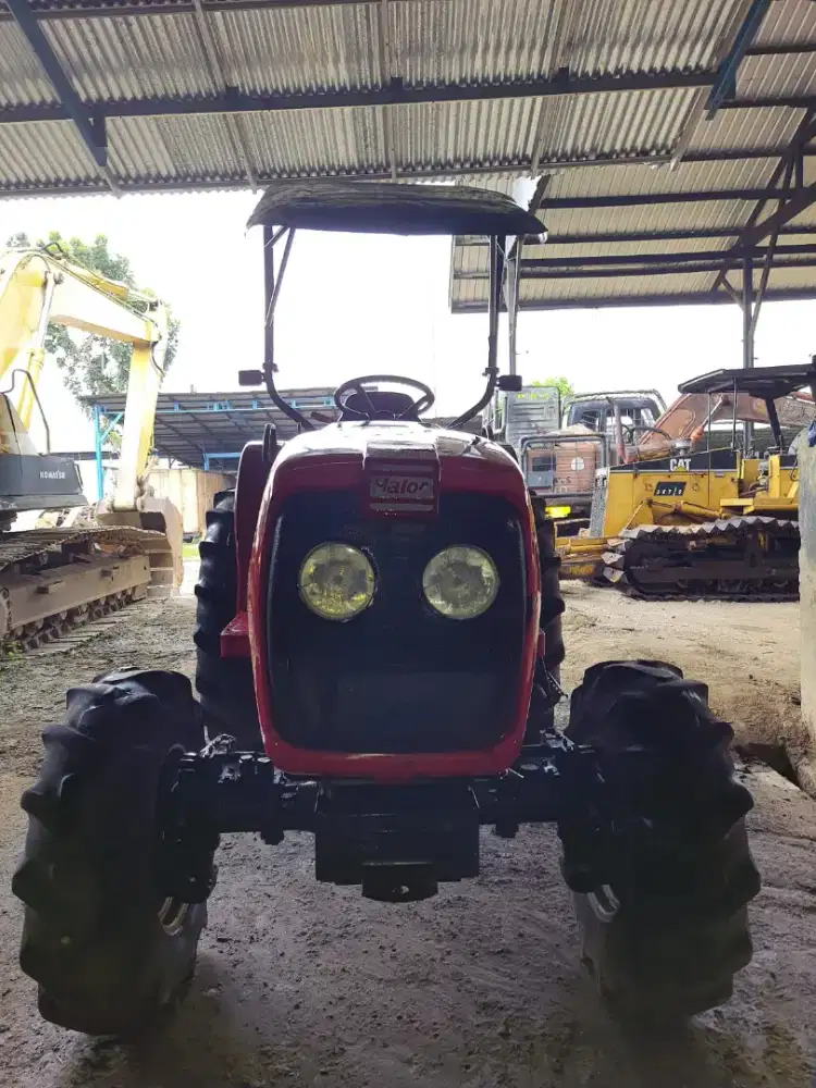 Traktor Massey Ferguson