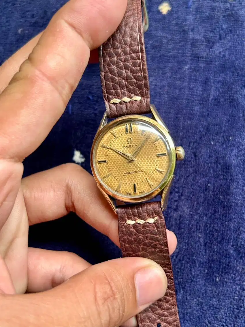 Omega Honeycomb Dial Gold Top Cal 420 Ref 2667-3 SC Manual Winding