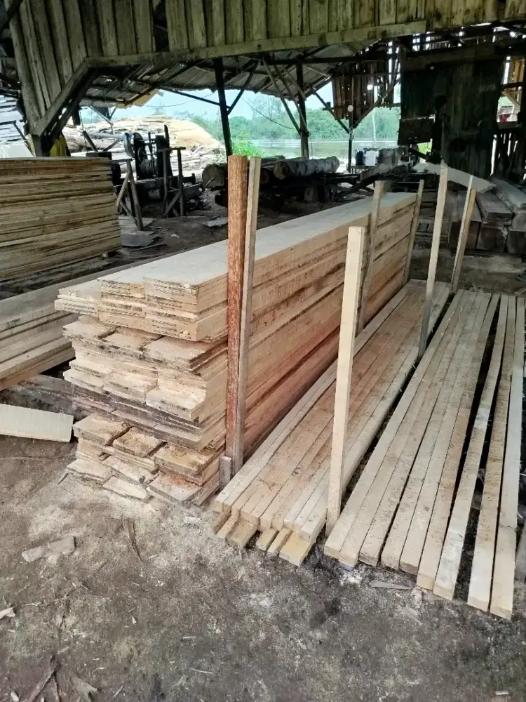 papan cor dan kayu gelam
