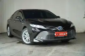 TOYOTA CAMRY HYBRID A/T 2019 HITAM