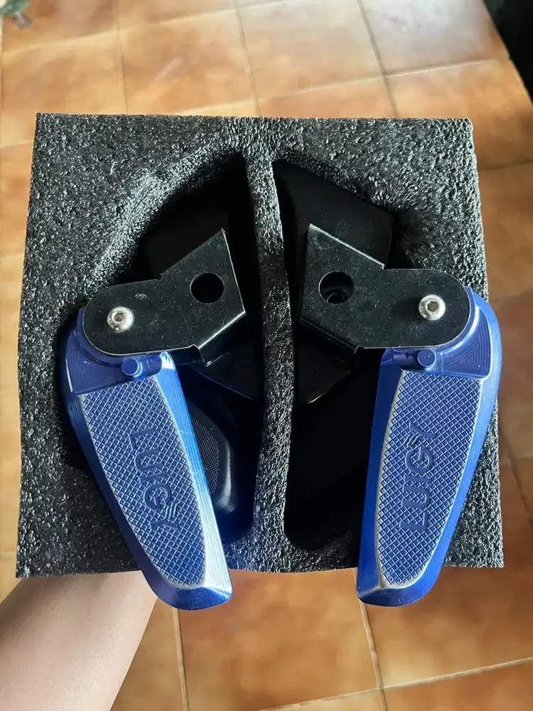 Jual Footstep Vespa Sprint Luigy warna biru metalic