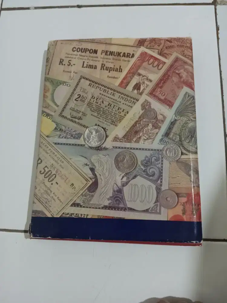 Buku bank notes dan coins