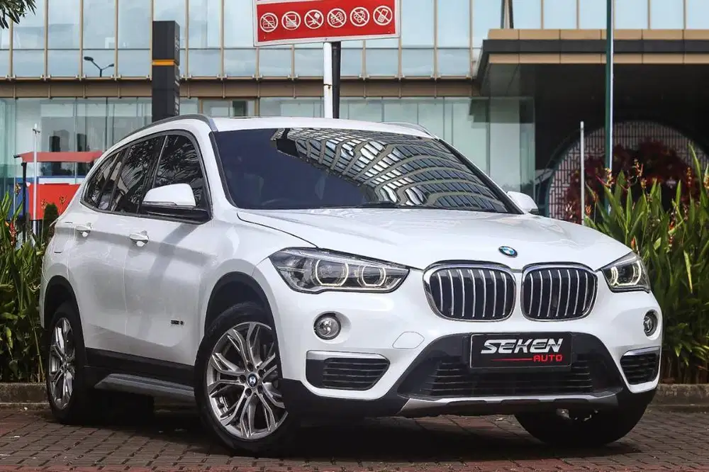 Bmw X1 1.5 sDrive18i xLine Panoramic AT Matic 2018 Putih Metalik.