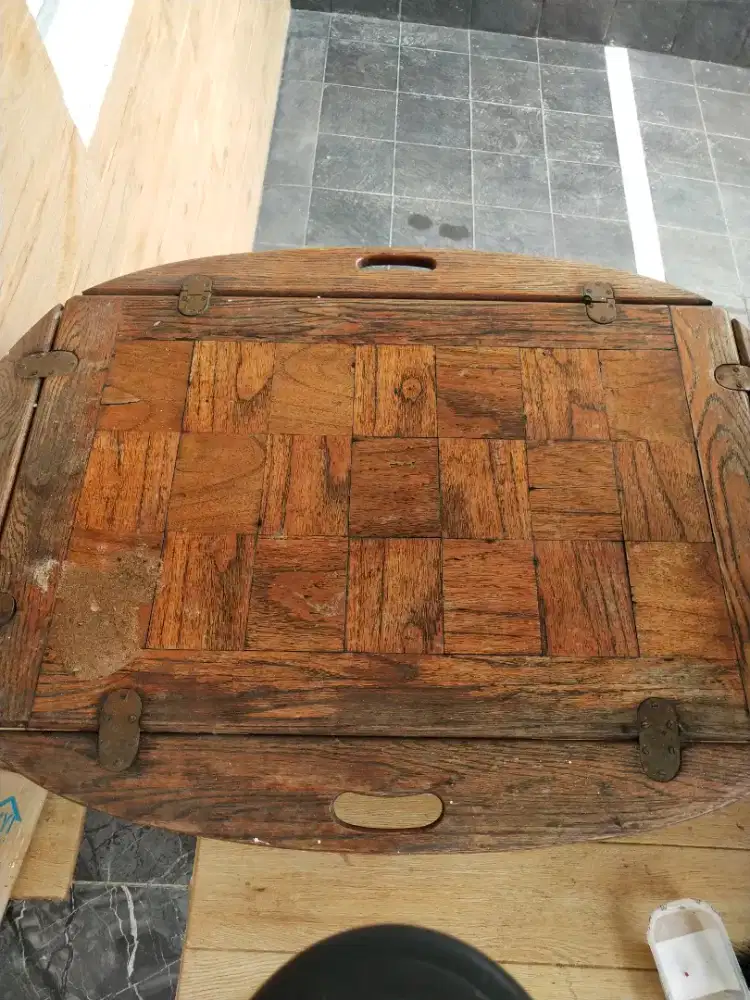 Meja kayu oval besar bahan kayu kondisi masih bagus