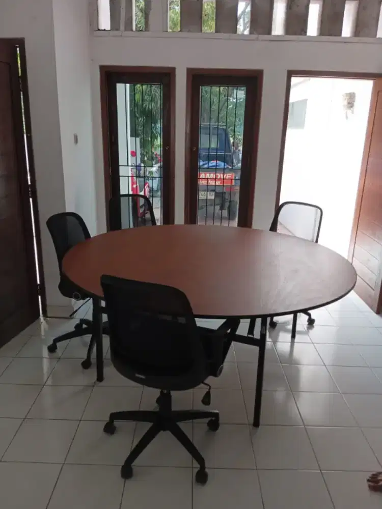 Meja Kantor Meeting Bulat
