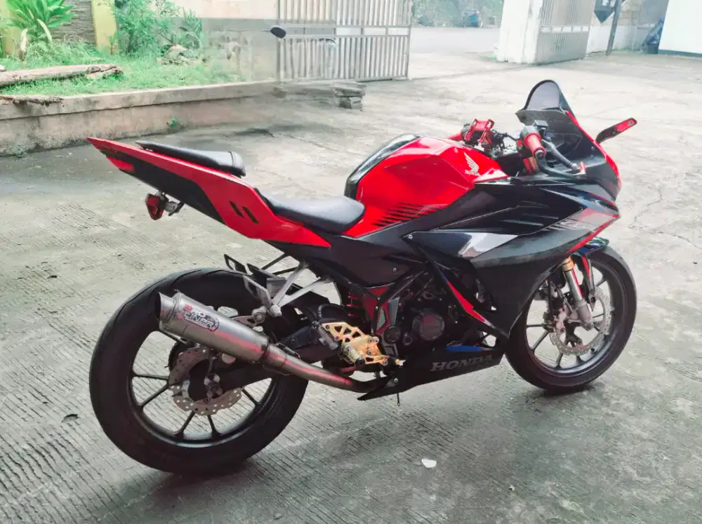 CBR 150r 2021 orsinil BT metik tahun MUDA