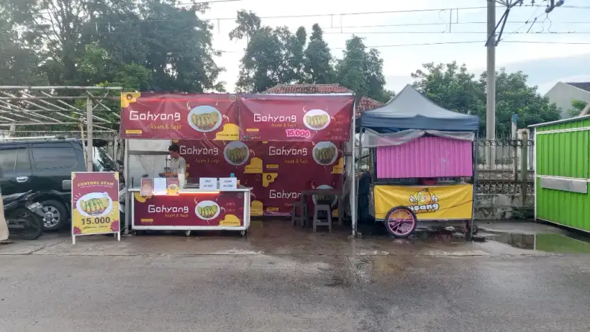 Oper alih lapak usaha. Lokasi ramai 24 jam beserta semua perlengkapan.