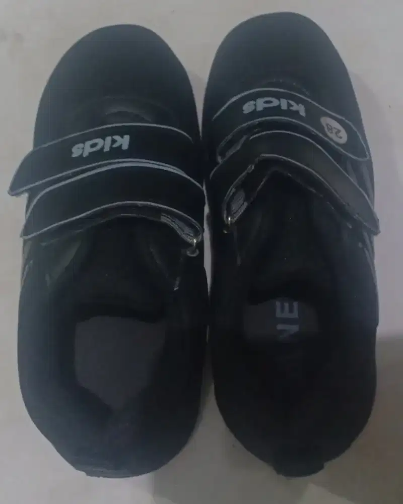 (Preloved) Sepatu Hitam