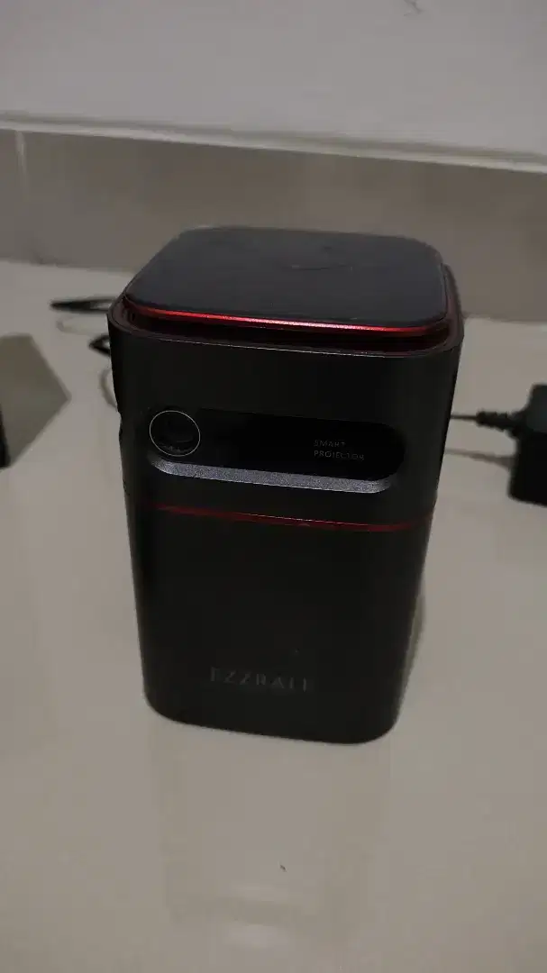 Ezzrale deimos Mini Smart Cube Pocket Projector