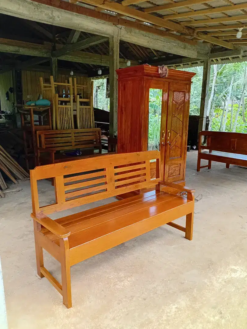 Resban kursi panjang