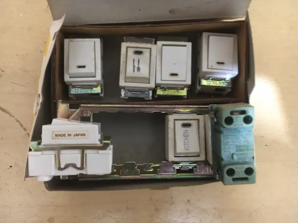 Saklar Lampu merk National