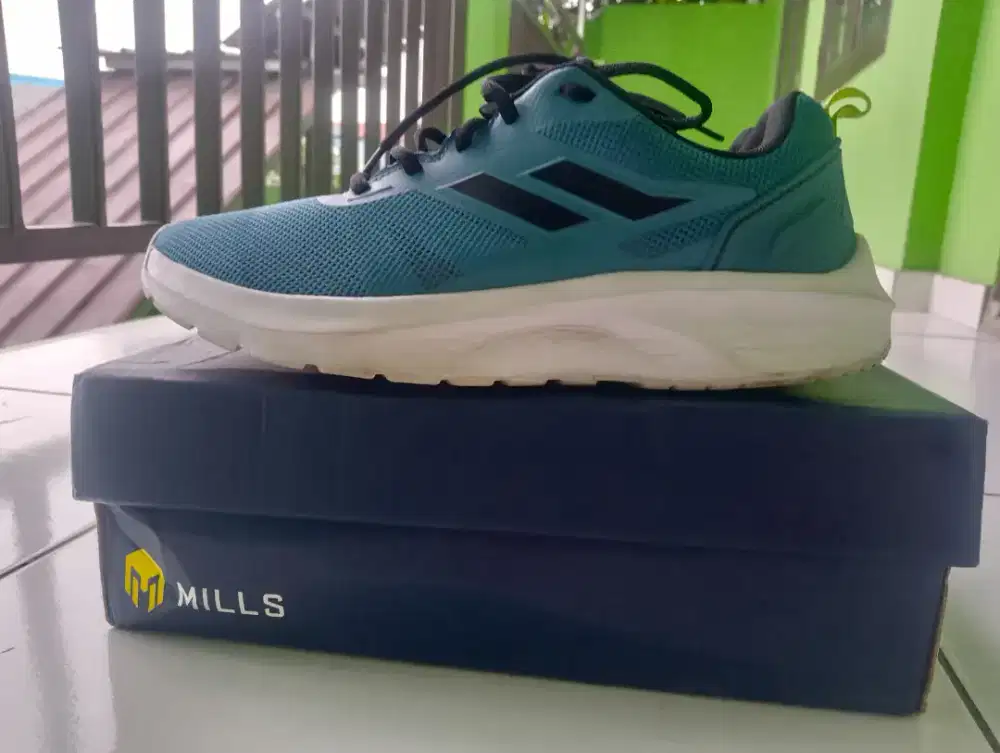 Mills sepatu lari Running shoes Blazer Strom blue 9100501