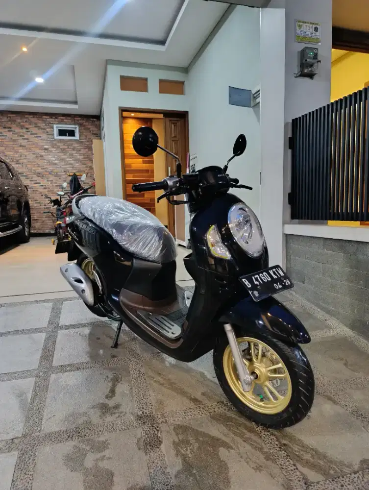 Bissmillah dijual motor Honda scoopy prestige 2021