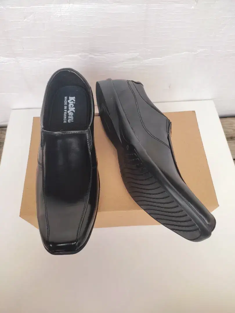 Sepatu Pantofel Pria Model Slip On