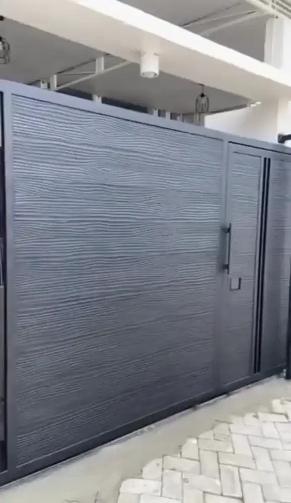 Pintu gerbang rangka tunggal double slidding