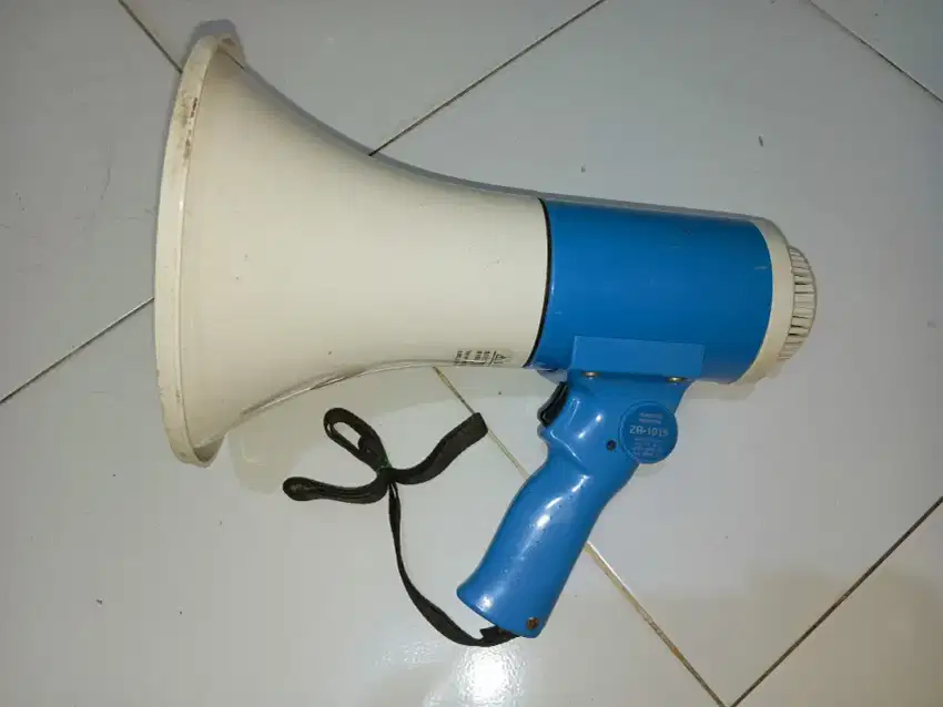TOA ZR-1015 PENGERAS SUARA MEGAPHONE