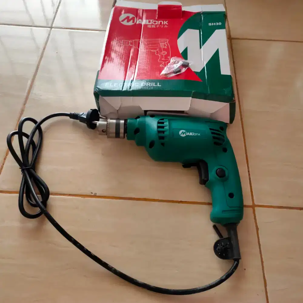 Bor dinding mailtank