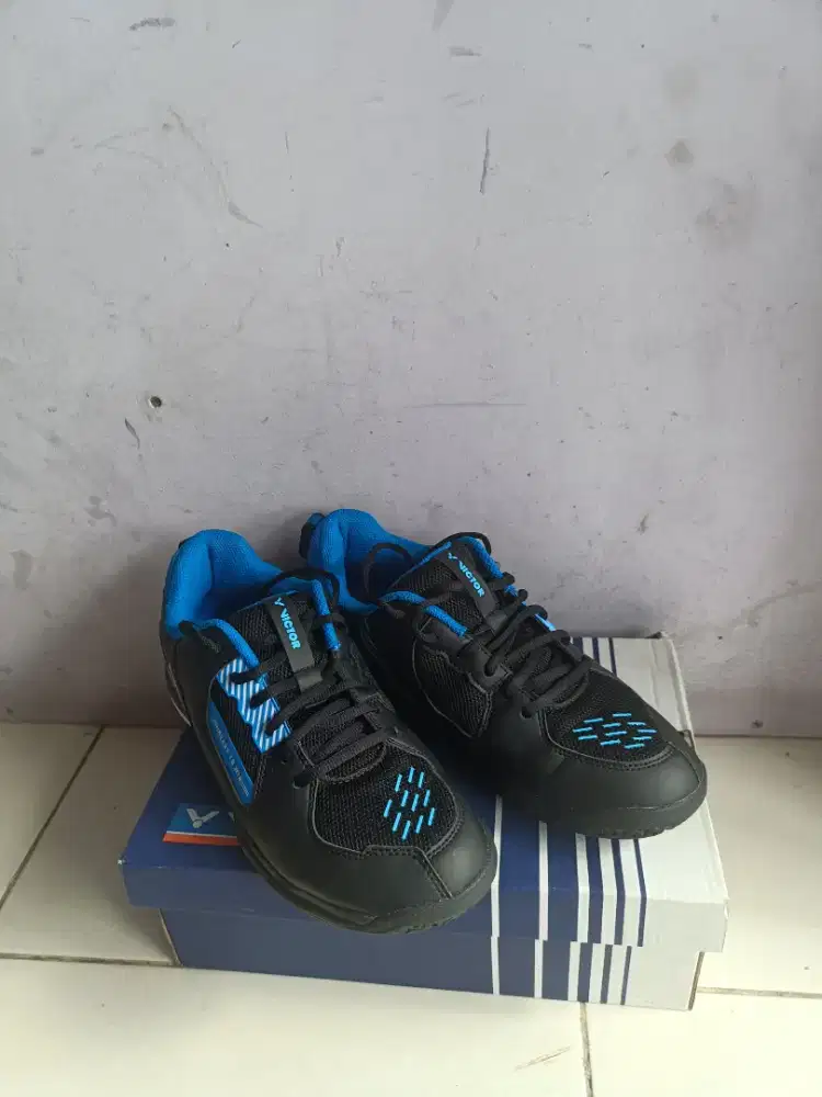 Sepatu badminton Viktor original
