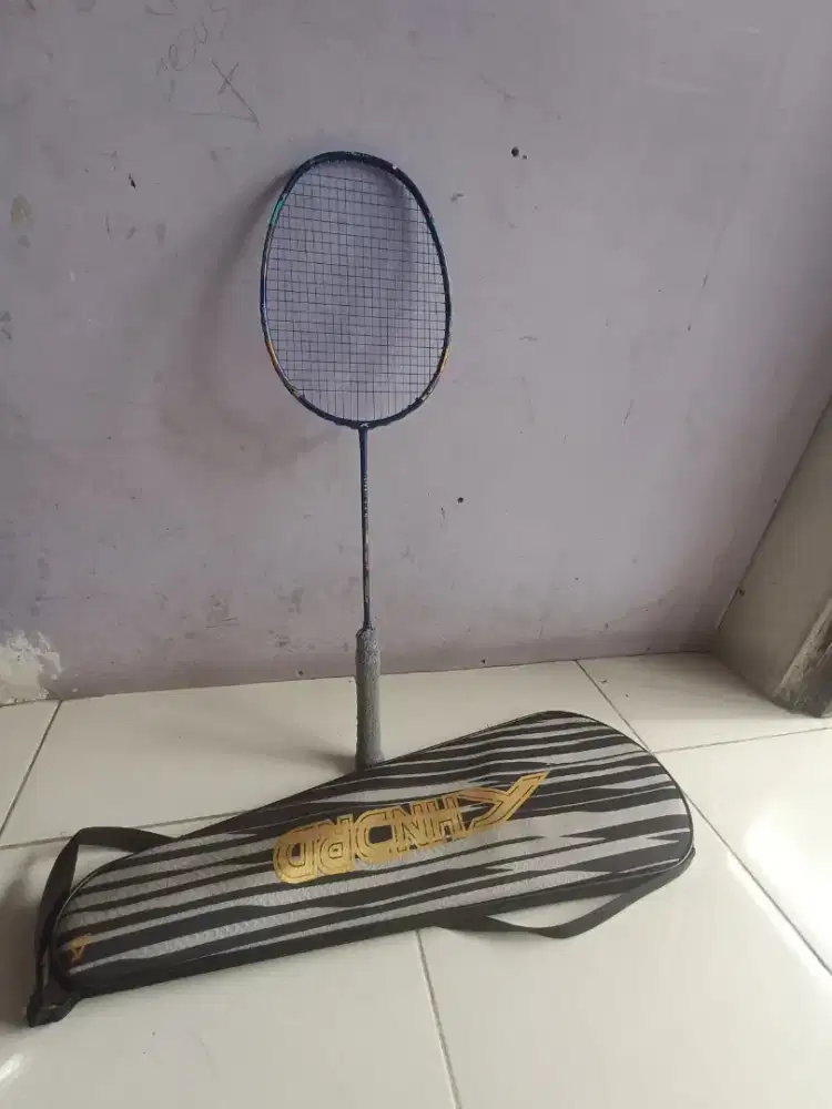 Raket badminton Hndrd Atomic Air 78