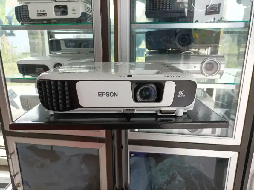 LCD PROYEKTOR EPSON EB W41 SECOND FULL SEGEL