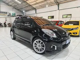 Toyota YARIS E Facelift 1.5 Bensin AT 2013 Hitam