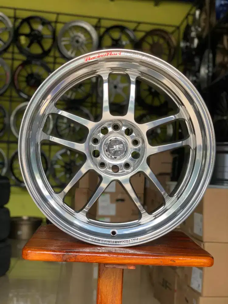 VELG RACINGHART R18×9.5 H5×114,3 INNOVA,CRV,HRV,CIVIC,ACCORD,XPANDER