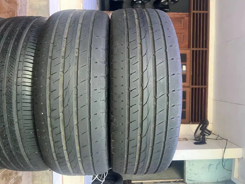 Ban Continental Ultra Contact 6/UC6 SUV 225 55 r19  2pcs