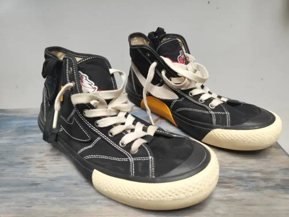 Sepatu Compass original size 44