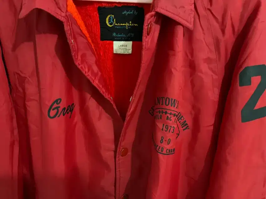 dijual jaket merk champion size L original no cacat bersih bagus