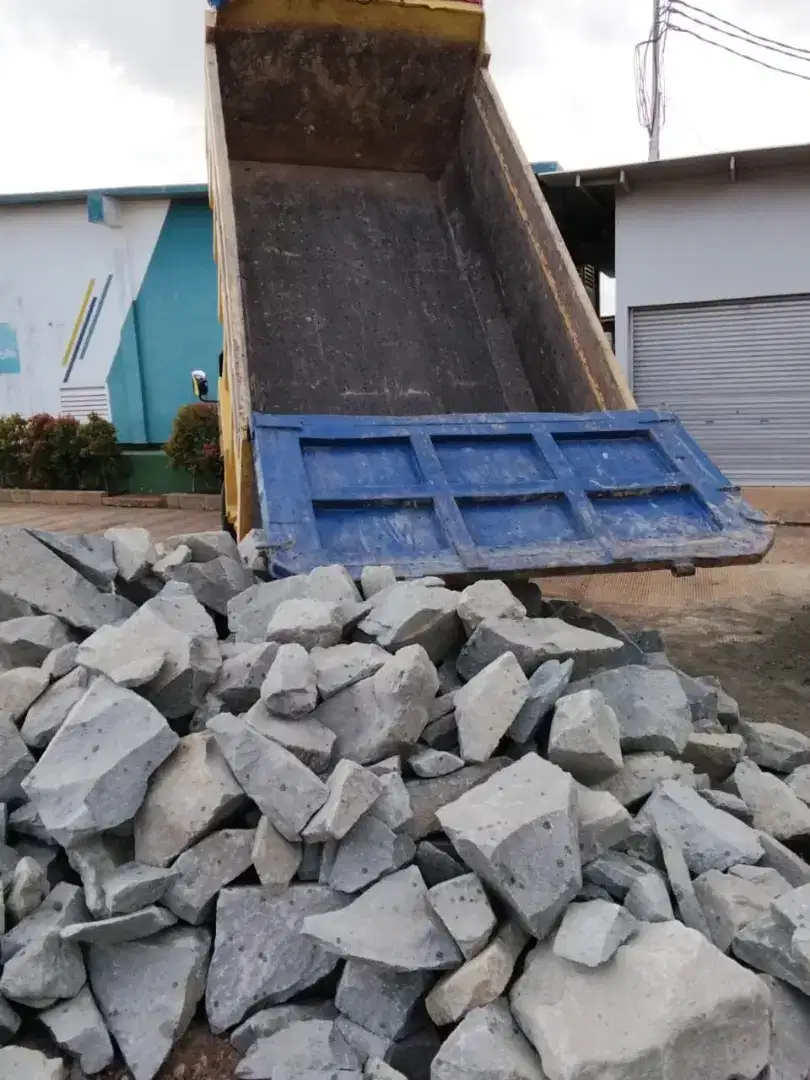 Batu belah kali sirtu sirdam split makadam abu batu pasir pasang cor
