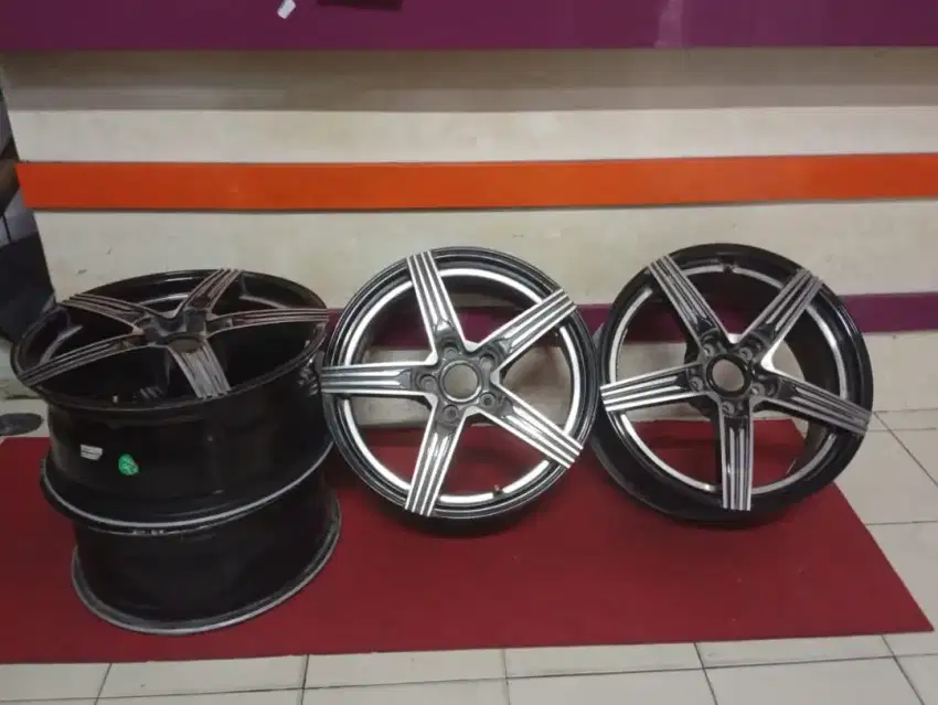 Velk aja tanpa ban ring 17 masih bagus jarang dipake tdk ada minusnya