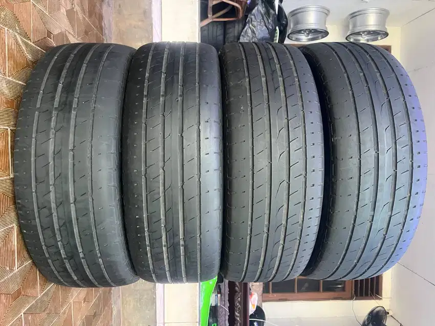 Ban Continental Ultra Contact 6/UC6 SUV 225 55 r19 4pcs