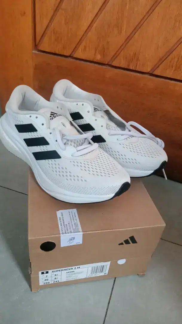 Adidas supernova