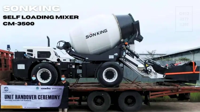 Self Loading Mixer Full Otomatis, mudah digunakan Kap-3.5m3 Tahun 2025